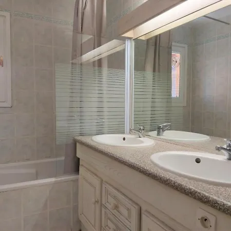 Ensemble D'appartements - Malibu Village
